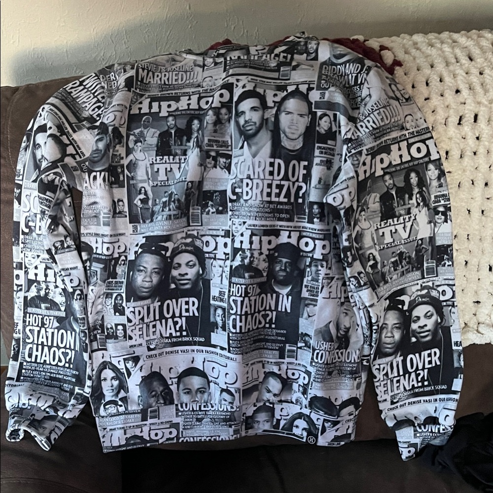 Hip Hop Graphic Crewneck Sweater - Black and White